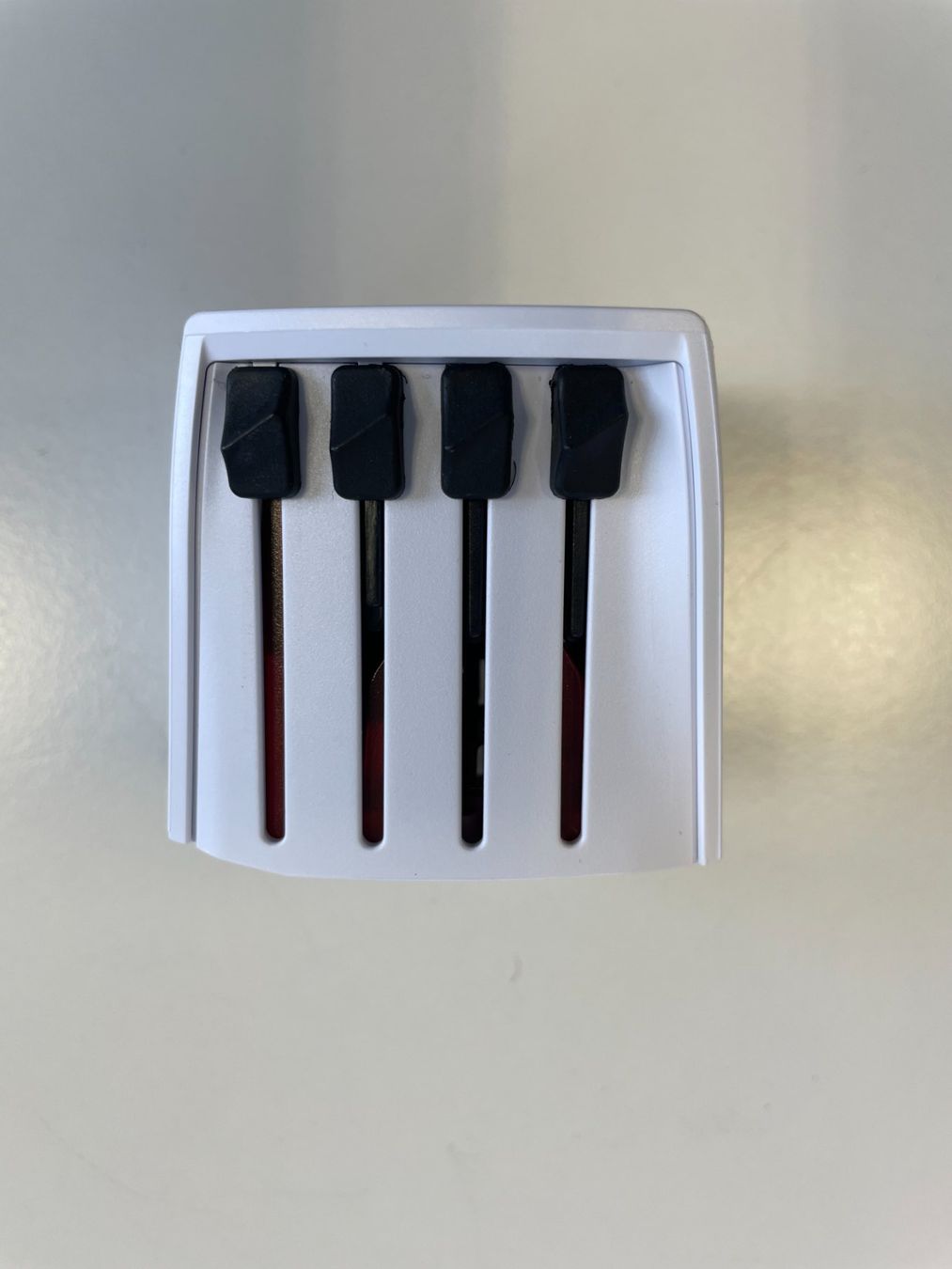 SKROSS Unità & Adattatore: SKROSS MUV Micro Reiseadapter weltweit kompakt – Nuovo e nell'imballaggio originale da Zug venduto da Cry71 4