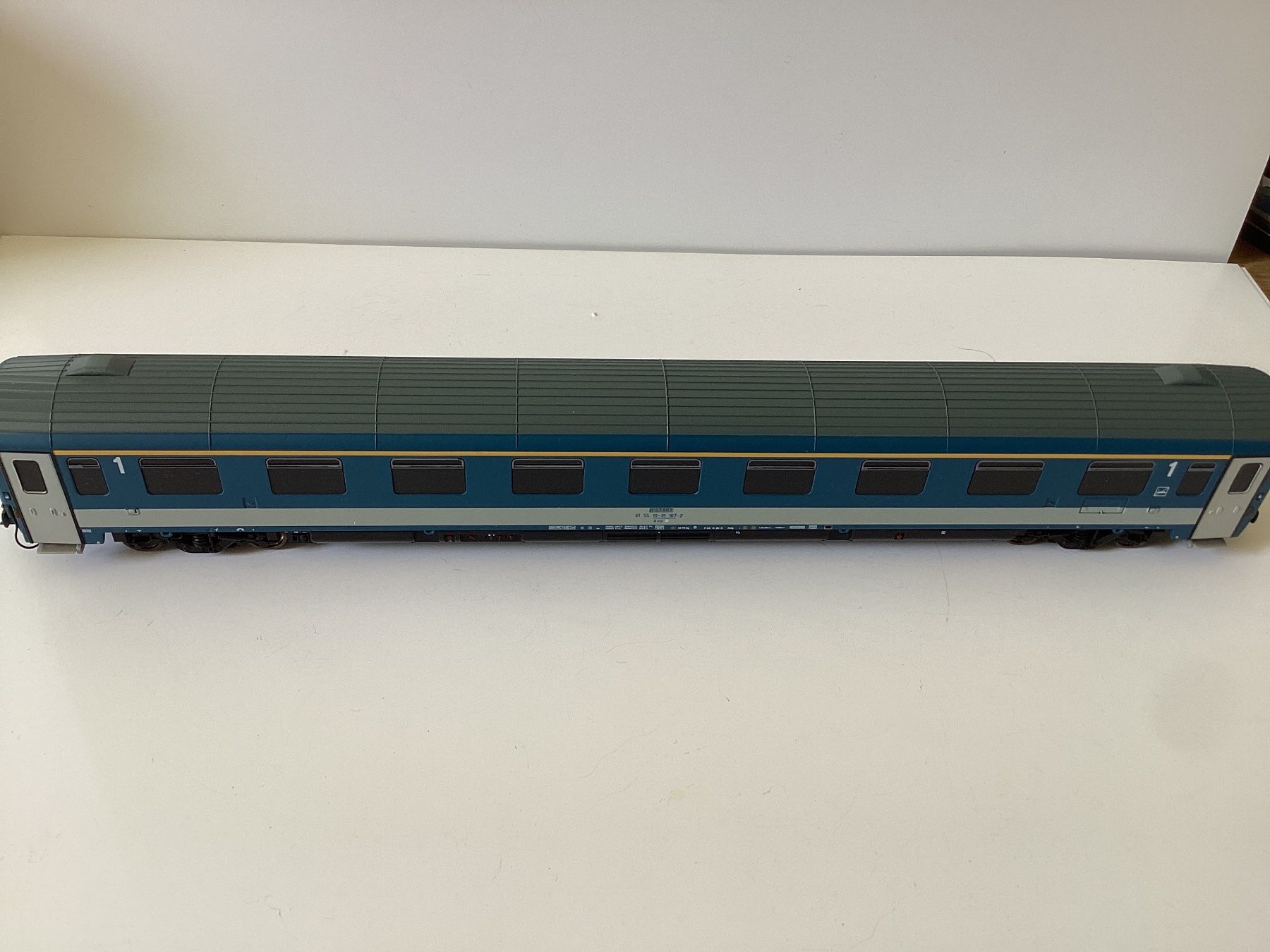 Modellini di ferrovie: NMJ 402.101 MAV Sitzwagen Amz H0 1:87 – Usato da Effretikon venduto da simtek_de 2