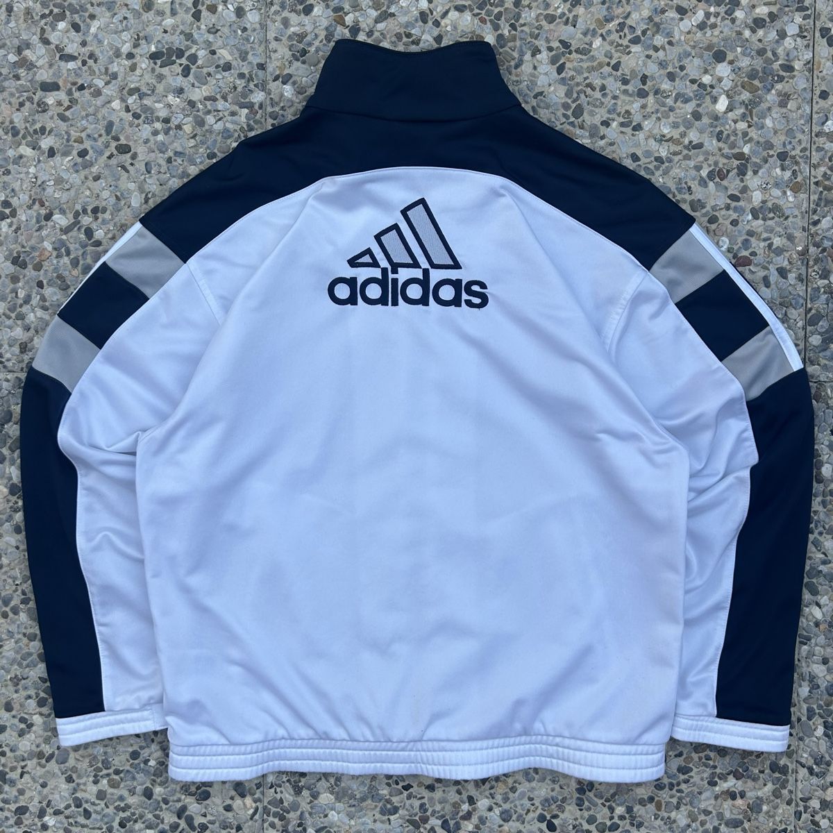 Adidas Giacche: Vintage Adidas embroidered Track Jacket – Usato da brent venduto da fukusapes 3