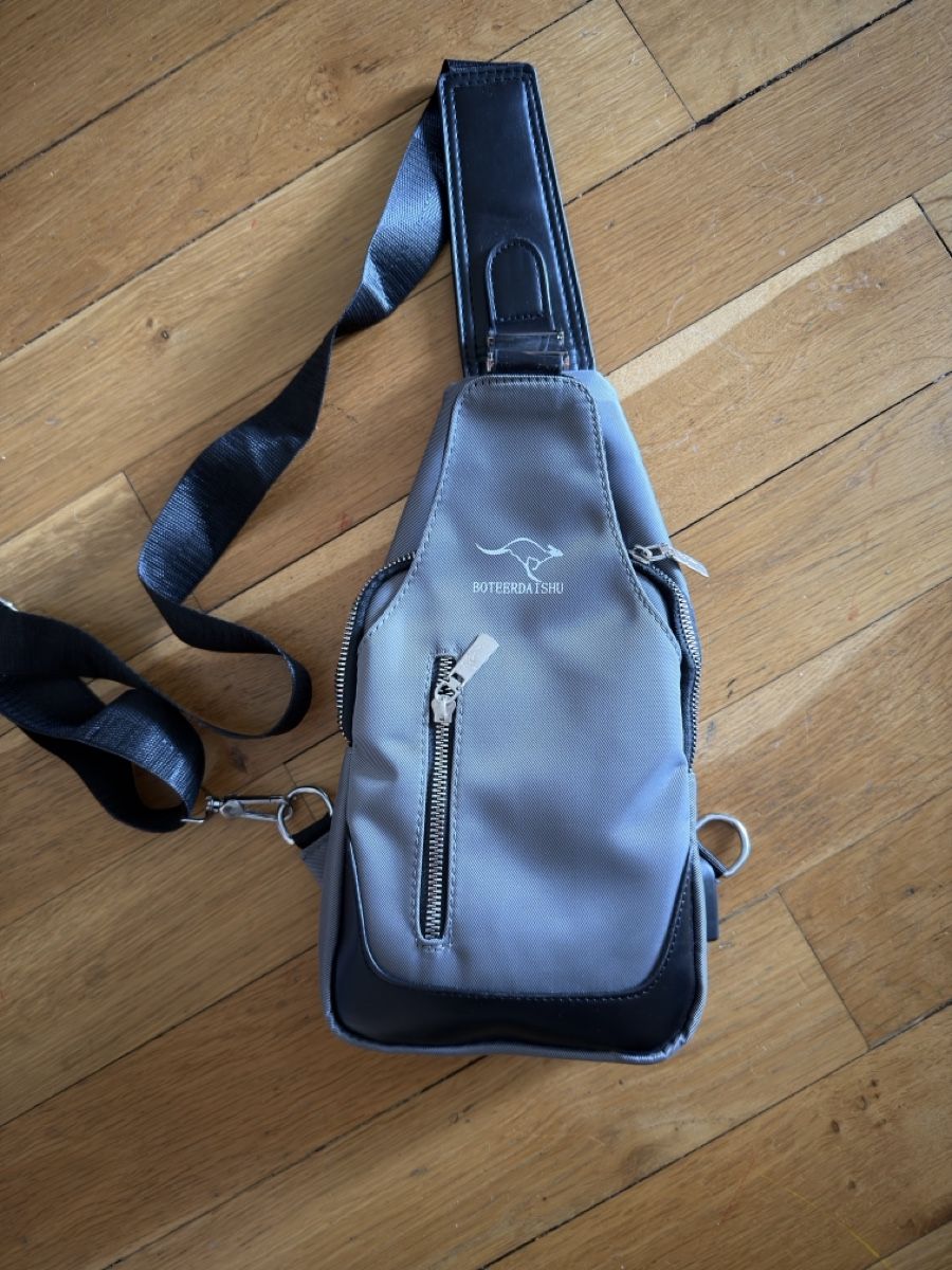 Borse: Modische Slingbag / Brusttasche / Tasche Herren – Usato da Neuenkirch venduto da Studi_Kobra