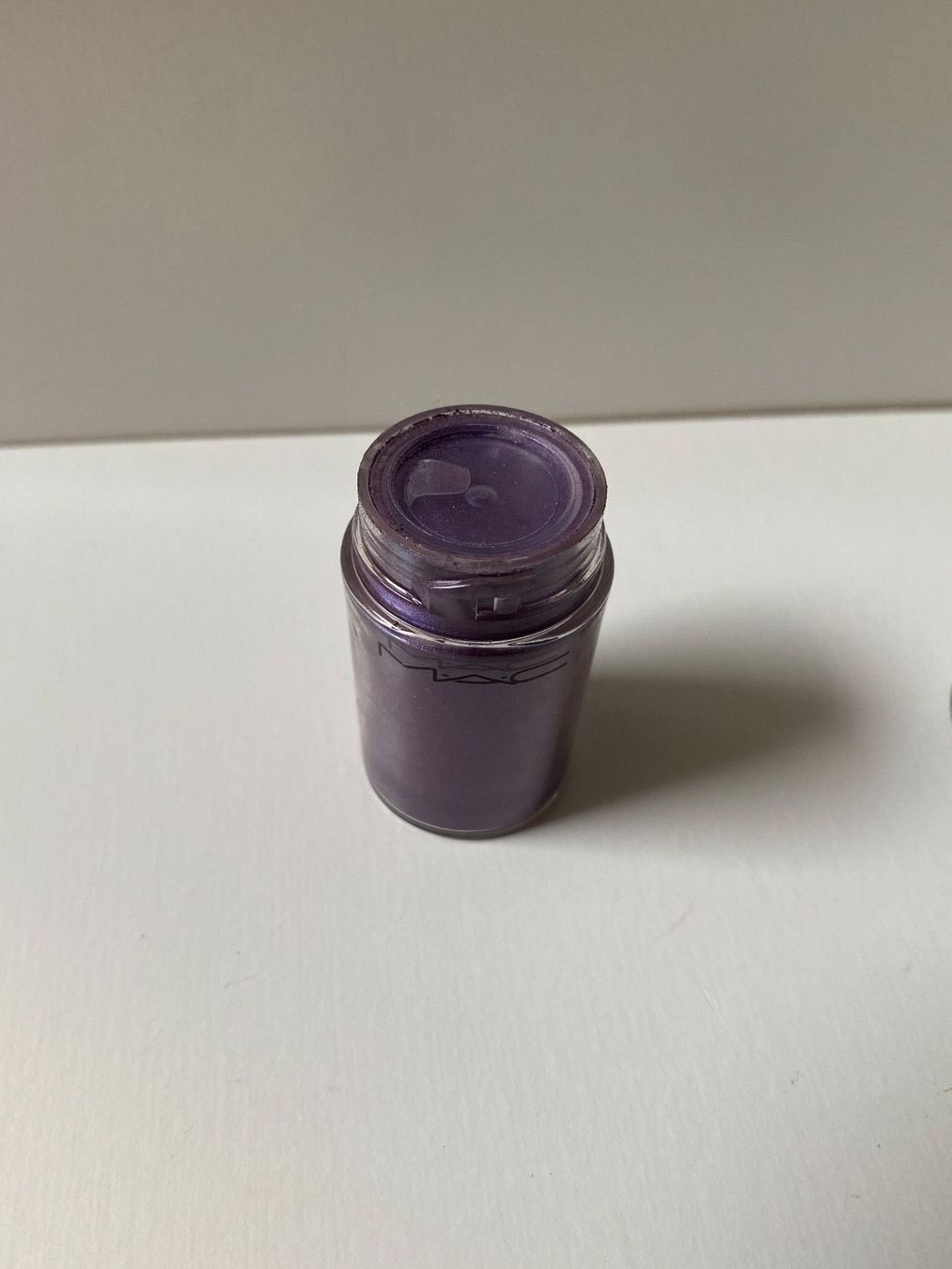 Make-up: MAC Pigment Grape – Nuovo (secondo la descrizione) da Dielsdorf venduto da Miri1101 2