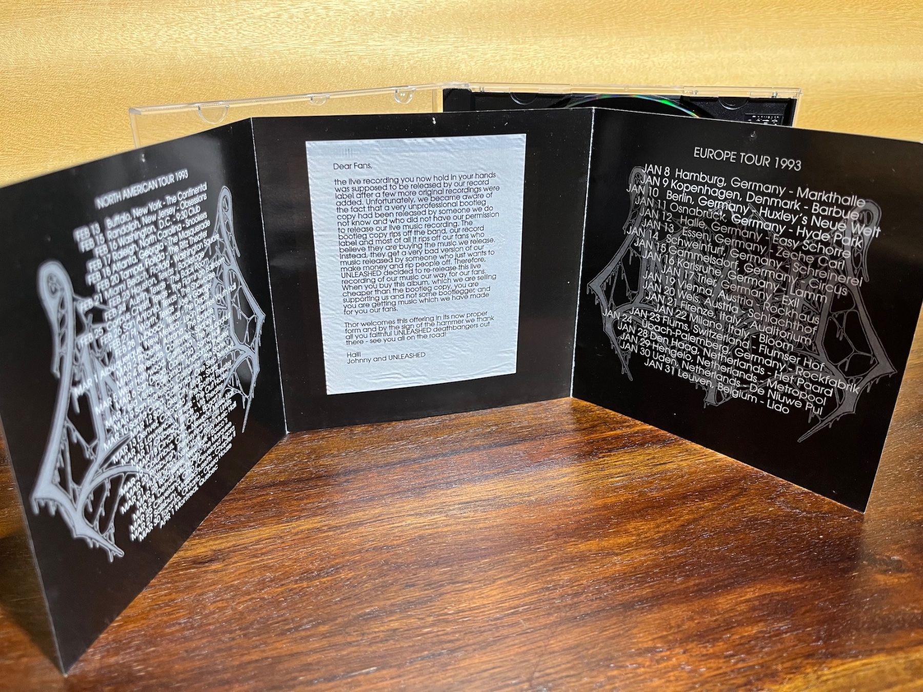 CD: CD - Unleashed – Live In Vienna '93 - 1993 - First press – Usato da Bergdietikon venduto da Lowieken 3