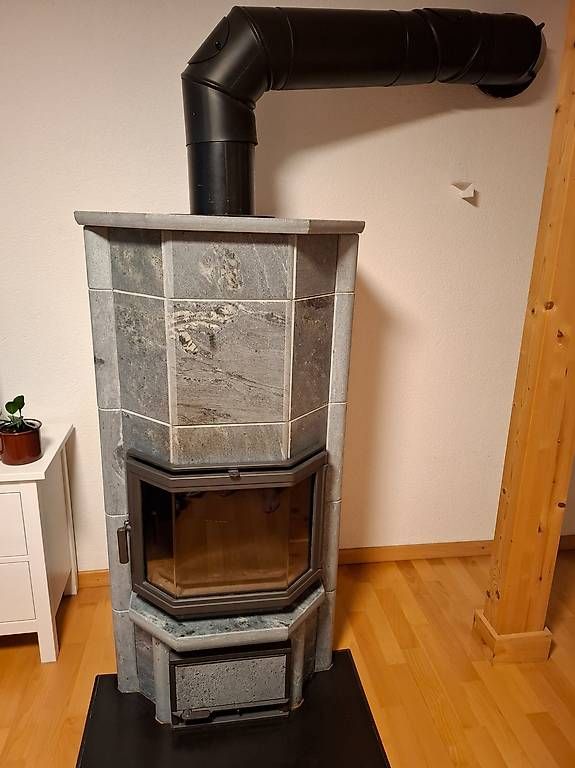 Stufe caminetto: Finnischer Speckstein-Speicherofen – Usato da Lutzenberg venduto da Evy13