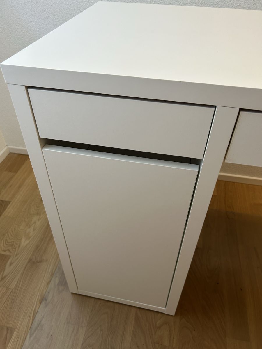 Ikea Scrivanie: Schreibtisch Ikea Micke mit Korpus – Usato da Winterthur venduto da nil_x89f 4