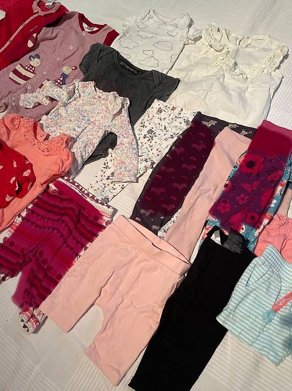 Lotti & Set di vestiti: Mädchenkleider Grösse 68 – Usato da Dietlikon venduto da moischa 2