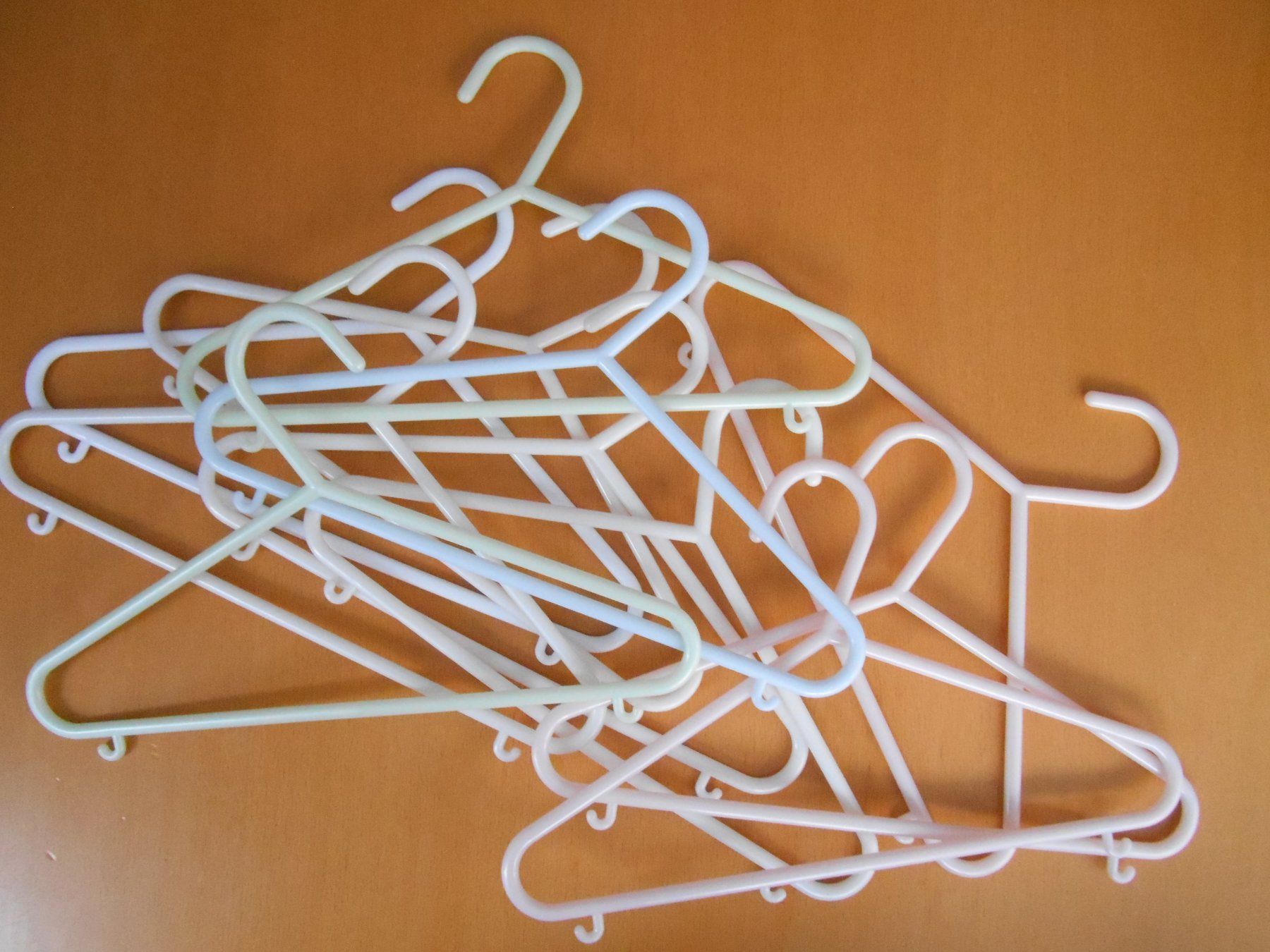 Appendiabiti: 11 Kinderkleiderbügel – Nuovo (secondo la descrizione) da Nussbaumen AG venduto da Sumopi