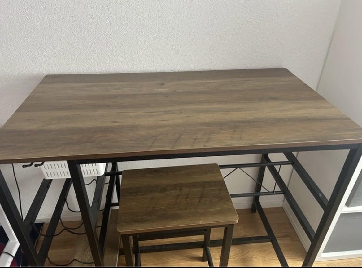 Ladenausstattungen & Messebau: Bartisch mit 2 Hocker – Neu (gemäss Beschreibung) aus Reiden von cooperfan71