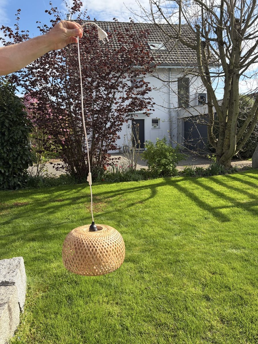 Paralumi: Hängeleuchte aus Weide.  Durchmesser ca. 30 cm. – Usato da Weinfelden venduto da Maastricht 1