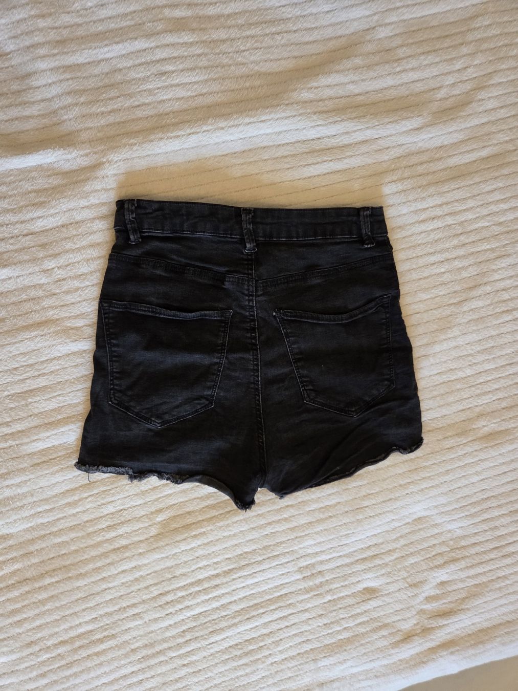 Bershka Hosen: short – Gebraucht aus Lausanne von hel_ll2g 1