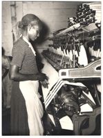 Fotografie Afrikanische Fabrikarbeiterin