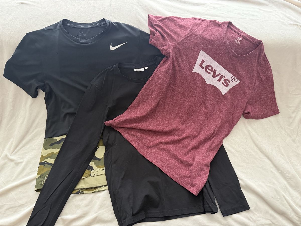 Levi's Lotti di vestiti: 3 x Marken T Shirt  – Usato da St.Gallen venduto da bubo2008 1