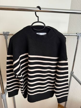 Zara Strickpullover, Gr. S, schwarz-weiss gestreift. Neu!