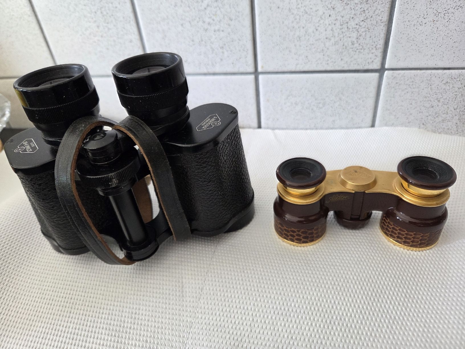 Rodenstock Binocoli: Fernglas Rodenstock 8x30 und Opernglas   – Usato da Dietikon venduto da Allegra34