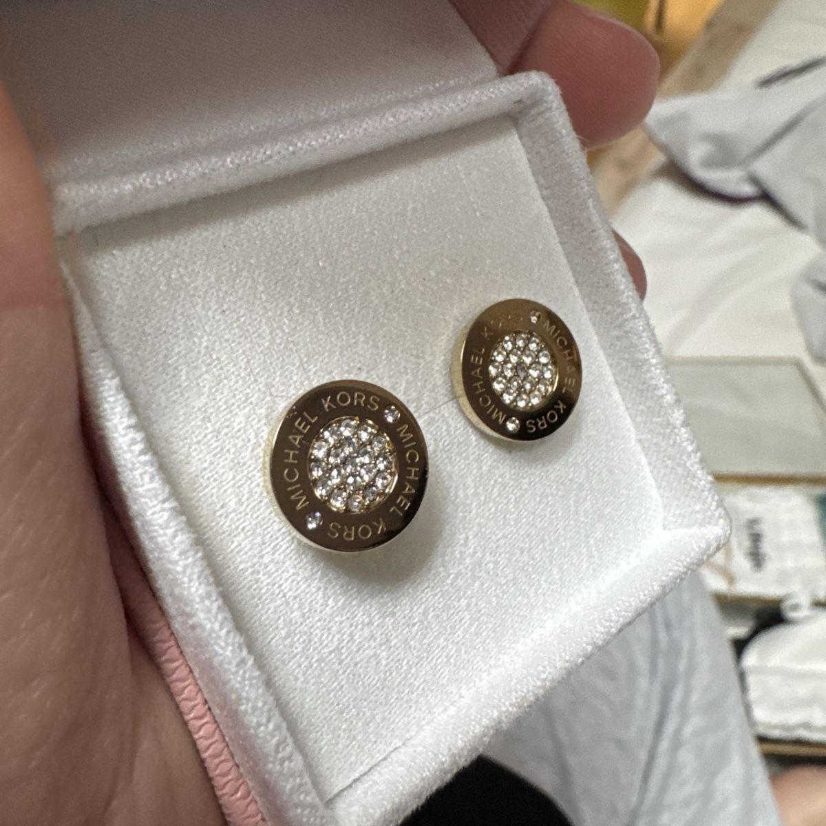 Michael Kors Orecchini pendenti & Orecchini a lobo: Michael Kors orecchini oro con strass – Nuovo (secondo la descrizione) da Faido venduto da sof_6jgl 1