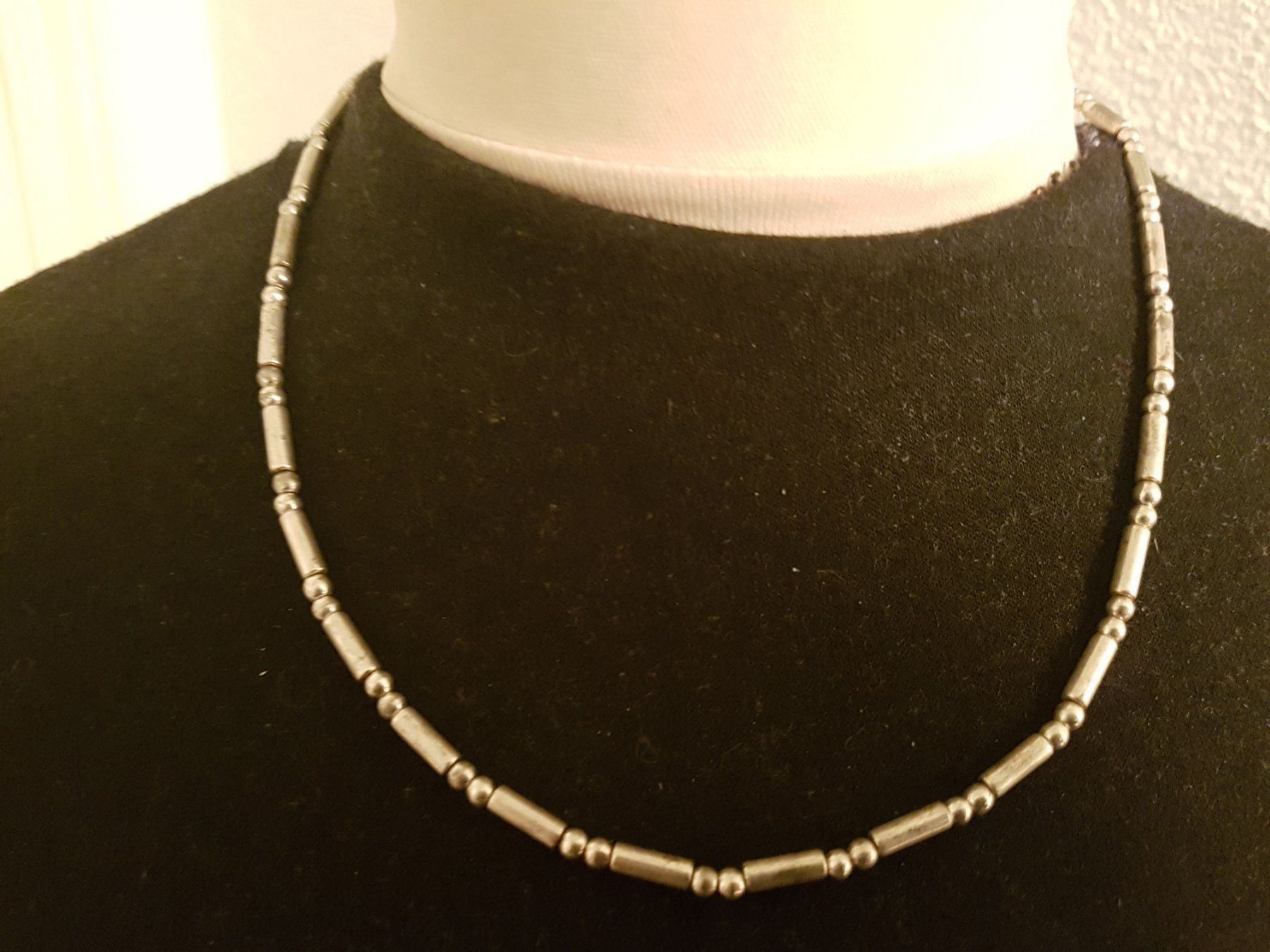 Catenine: Kette magnetisch silberfarben Schraubverschluss, längliche B – Usato da Ettingen venduto da Maranathatalitha