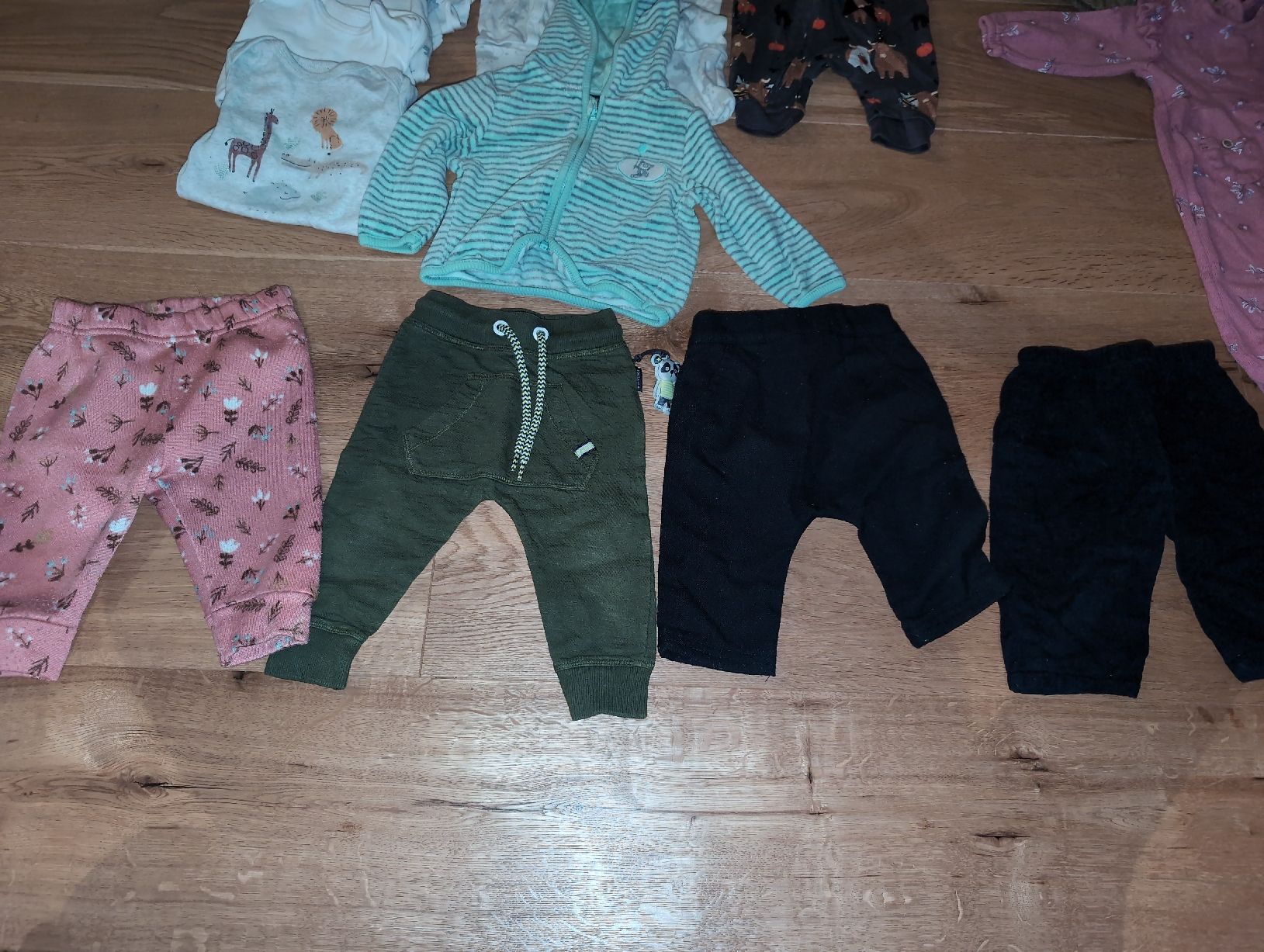 Lotti di vestiti: Babykleidung Set neutral Gr. 62  – Usato da Bern venduto da JennisJungle 1