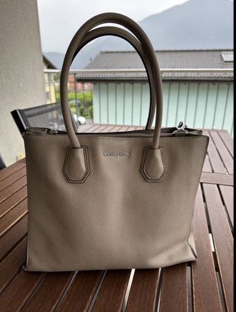 Michael Kors Leder Handtasche Grau-Taupe