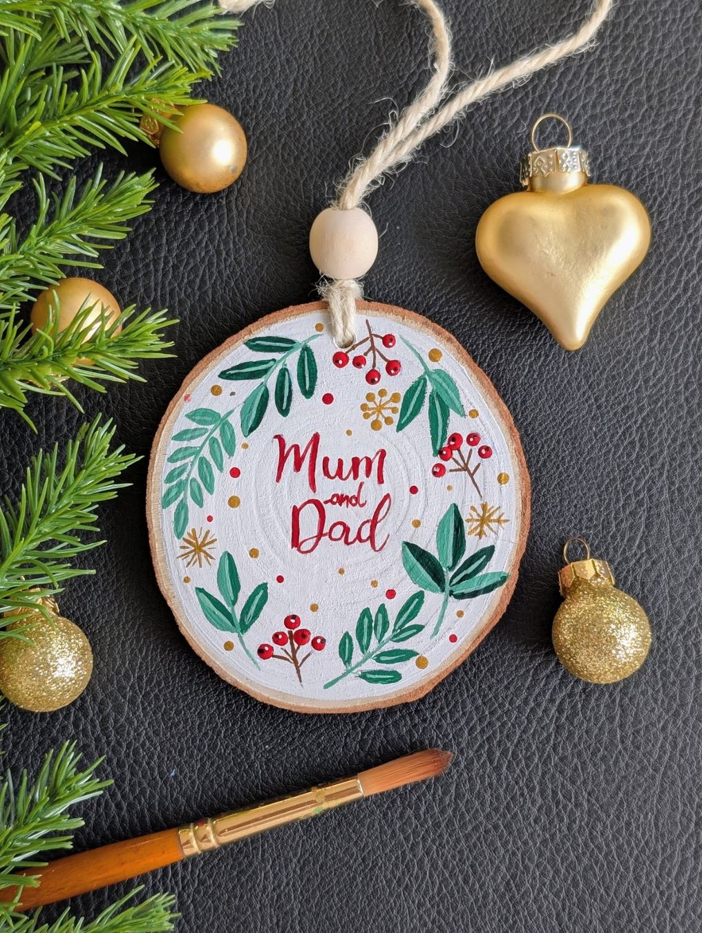 Alle Dekorationen: Handmade Wood Slice Christmas Ornaments – Neu und originalverpackt aus Winterthur von LaVieColor 7