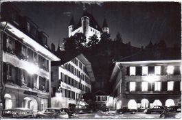 THOUNE, place et château de nuit