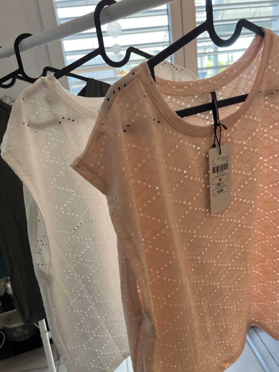 Lotti di vestiti: Sommerliche Kleider: Hosen, Pullover & Tops - Grösse M/38 - – Usato da Kappelen venduto da Chanel1991 3
