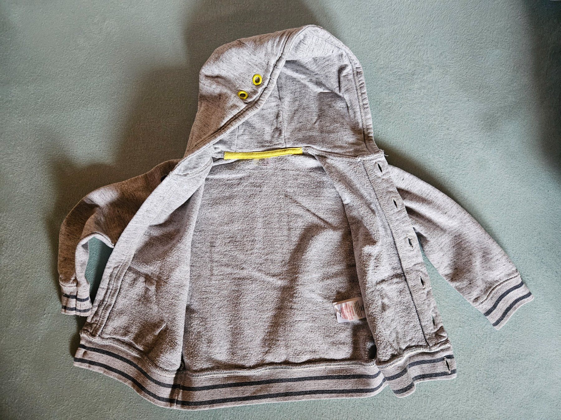 Pulls et sweat-shirts: Kapuzenpullover Gr. 92 – D'occasion à Worb par jun_fj8w 3
