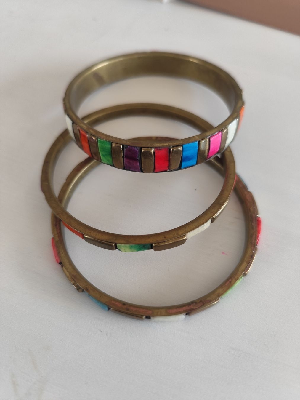 Bracciali & Braccialetti: Drei Armreifen bunt  – Usato da Zürich venduto da Sonnenkind1103