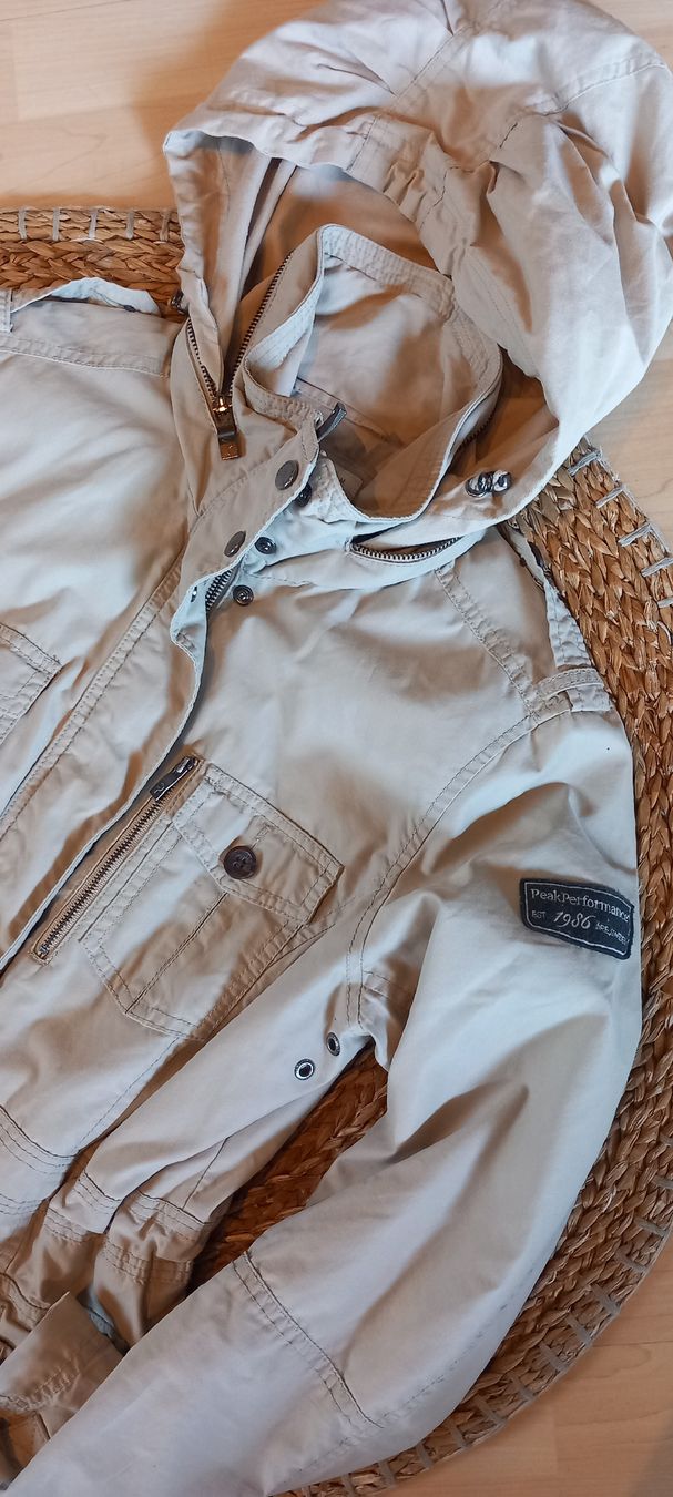 Peak Performance Giacche: Damen Jacke Peak Perf.  beige Grösse M mit Kapuze einrollbar – Usato da Rebstein venduto da bestforyou 1