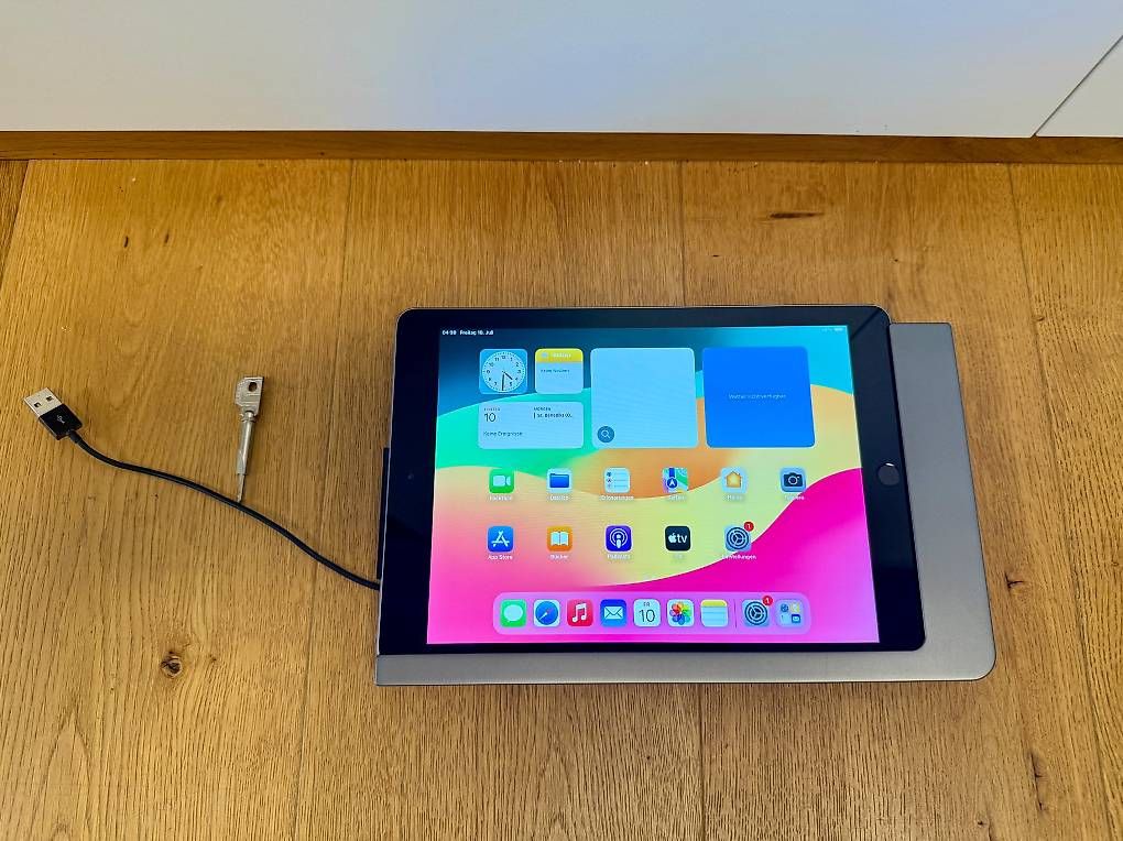 Apple Tablet PC: iPad 6. Gen - 128 GB mit Wandhalterung – Usato da Unterkulm venduto da X___X 3