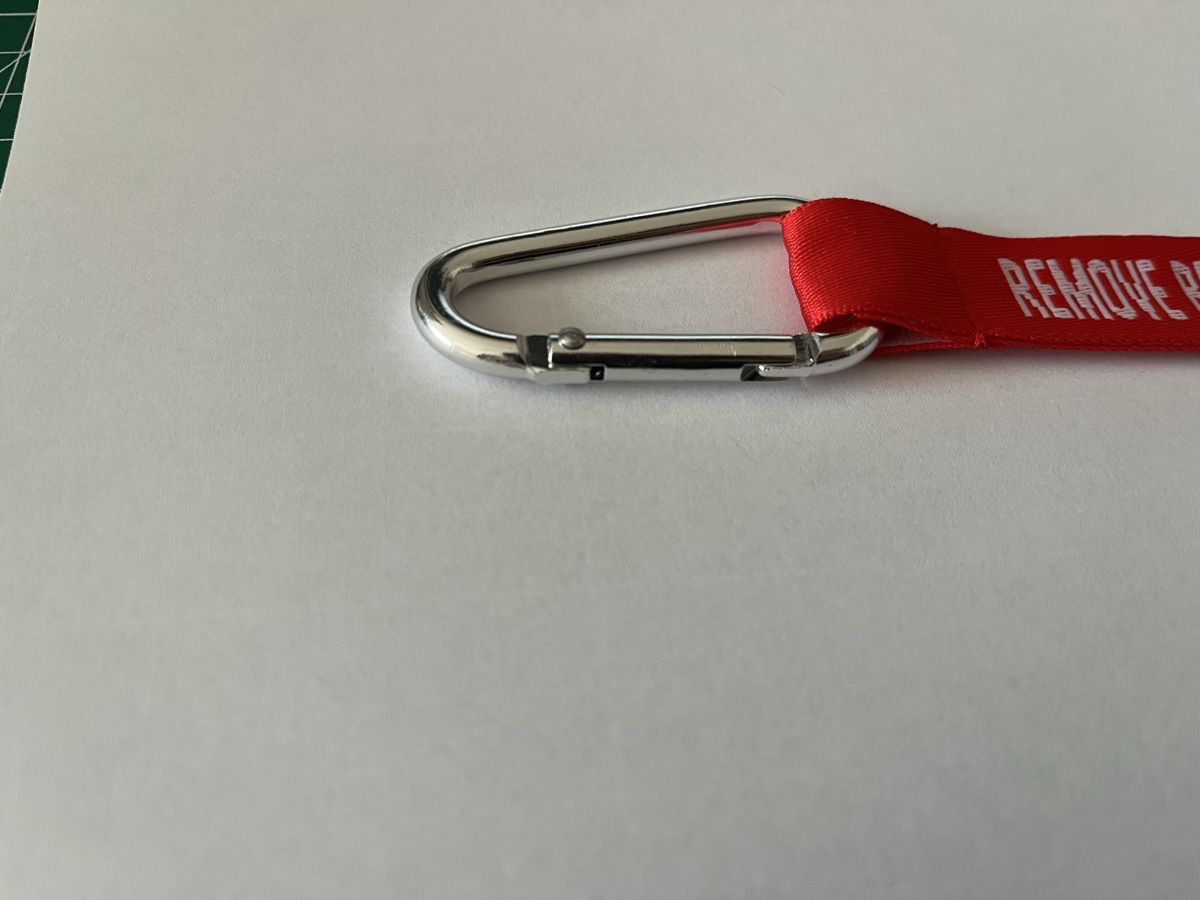 Portachiavi: Remove Before Flight - Schlüsselanhänger mit Karabinerhaken – Nuovo (secondo la descrizione) da Giffers venduto da MrJoggo 2