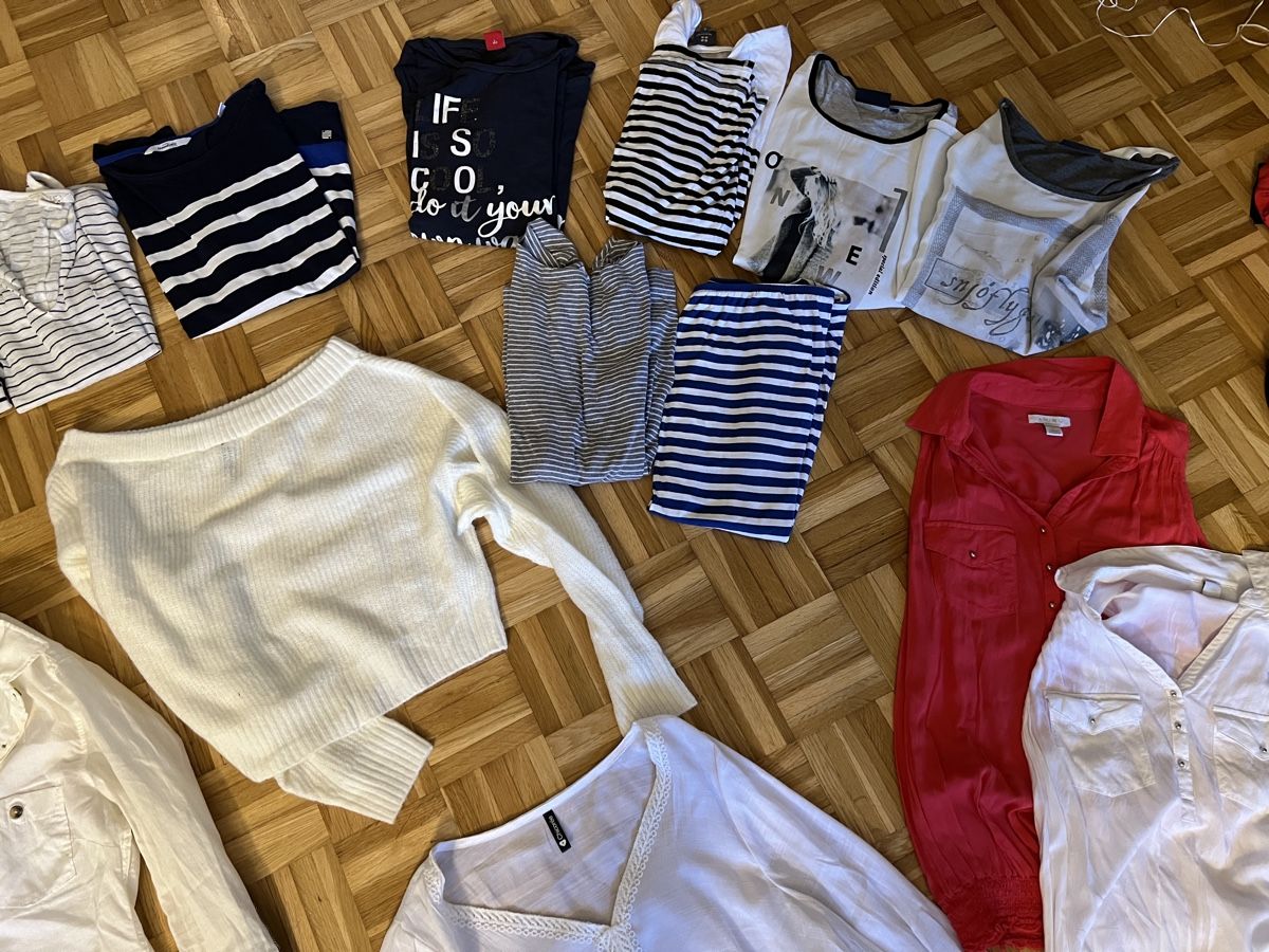 Lots de vêtements: riesiges Kleiderpaket Gr. XS/S – D'occasion à Zuchwil par Commander0 5