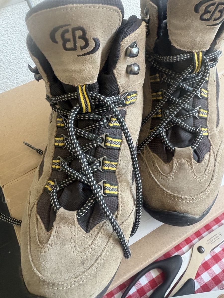 Chaussures hommes: Wanderschuhe 🥾, NP 149 CHF  – D'occasion à Obbürgen par bugi6868 9