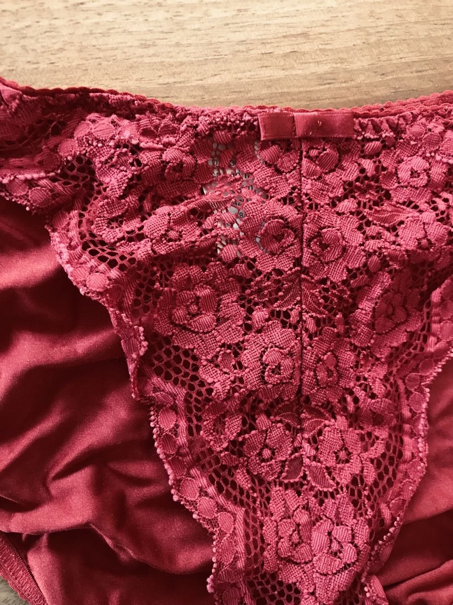 Altra biancheria intima: Dunkelrotes BH-Set Balconnet Slip – Usato da Alpnach Dorf venduto da marvo 1