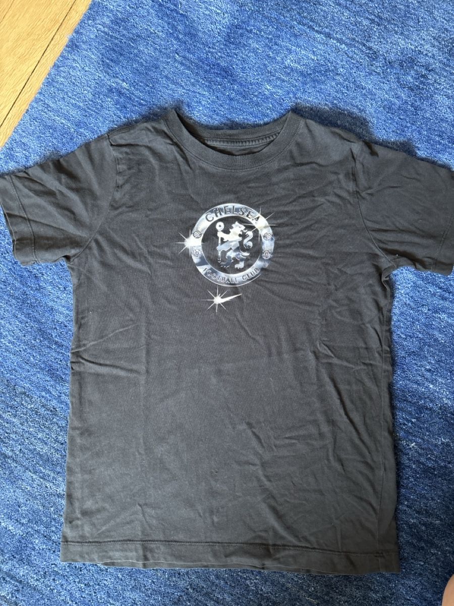 Nike Hemden, T-Shirts & Polos: Nike Tshirt Chelsea ca 146 – Gebraucht aus Liebefeld von nurseli