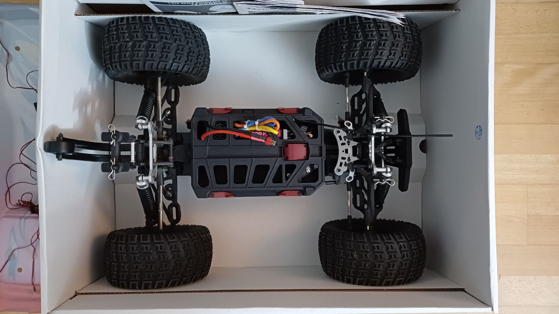 Thunder Tiger RC Modellbau: Thunder Tiger Mt4 Rot 1A Zustand mit Led – Gebraucht aus Kloten von Epoxygalaxy.ch 3