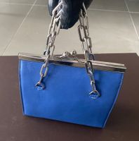 Borsa blu in vera pelle con catena