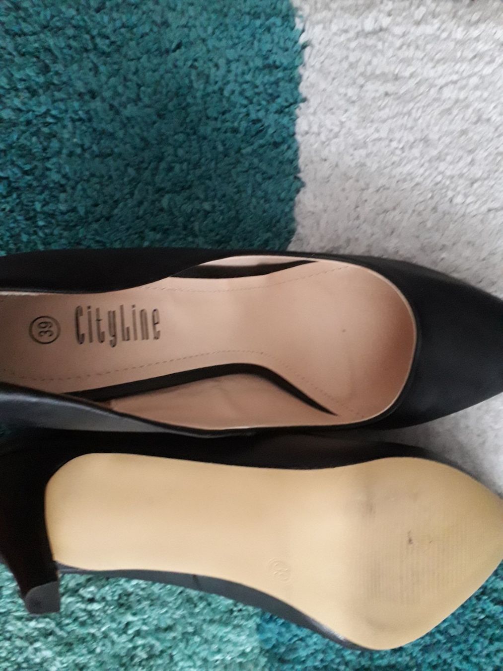 Scarpe da donna: Schwarzer, eleganter und schlichter Pump's 39 – Usato da Niedergösgen venduto da Happy-7 2