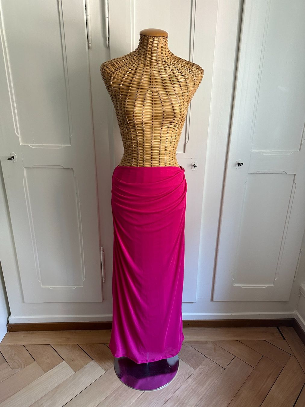 Jupes: PULL & BEAR - Rock pink M – D'occasion à Zürich par Diazaio