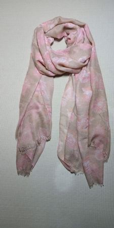 Kuschelweicher Schal mit Fransen Rosen zu Nile Odd Molly