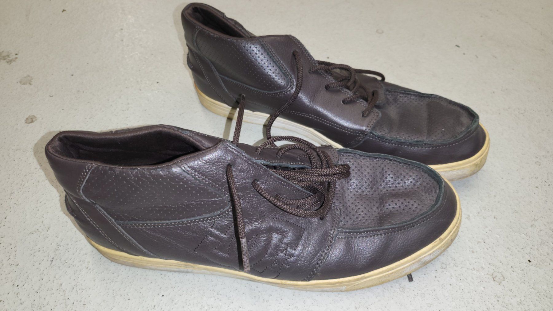 Scarpe da uomo: Chaussures Skate Vintage en cuire – Usato da Versoix venduto da Dragi1201