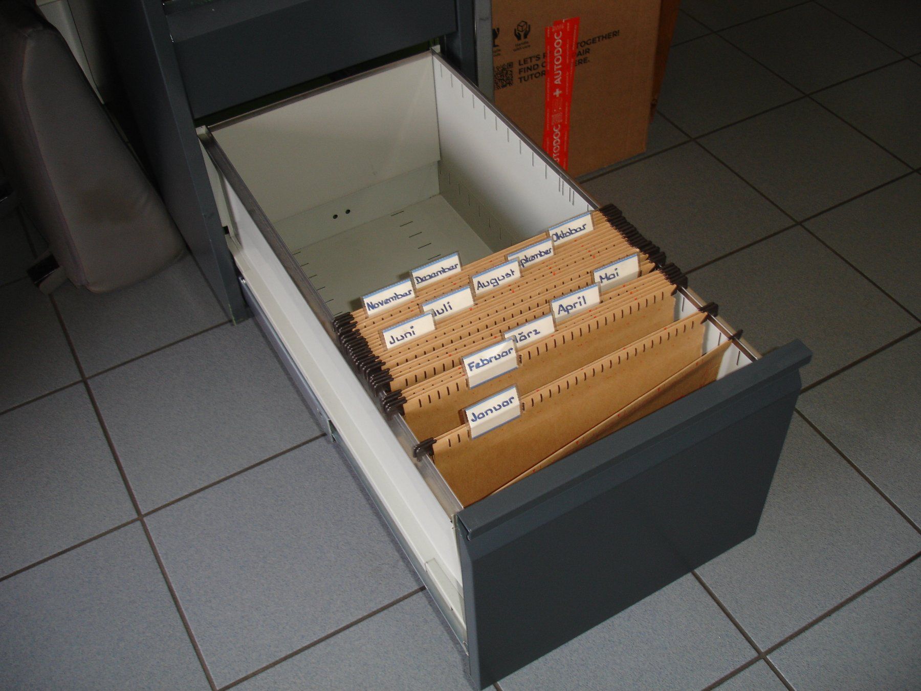 Lista Schreibtische: Lista Pult – Gebraucht aus Amriswil von lindenmannkia 3