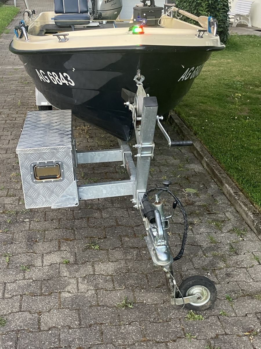 Barche: Motorboot mit Anhänger – Difettoso da Full-Reuenthal venduto da oli21oli 4