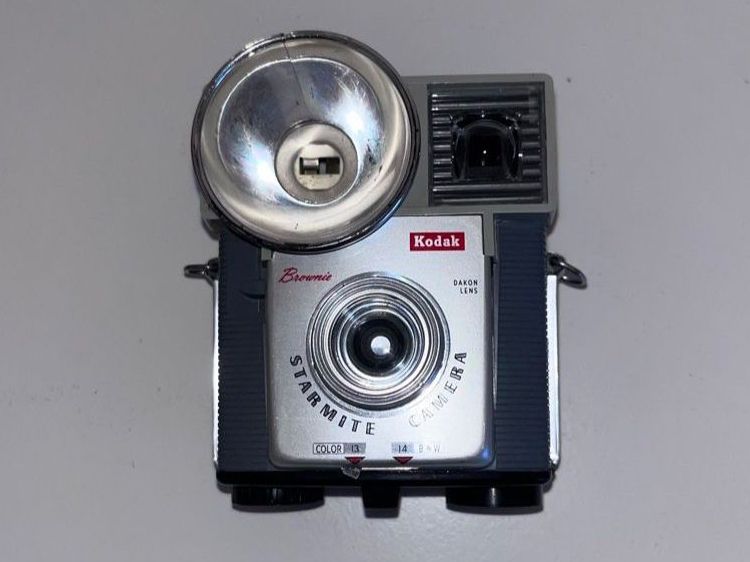 Kodak Fotocamera: Kodak Brownie Starmite – Difettoso da Corjolens venduto da san_kyv9