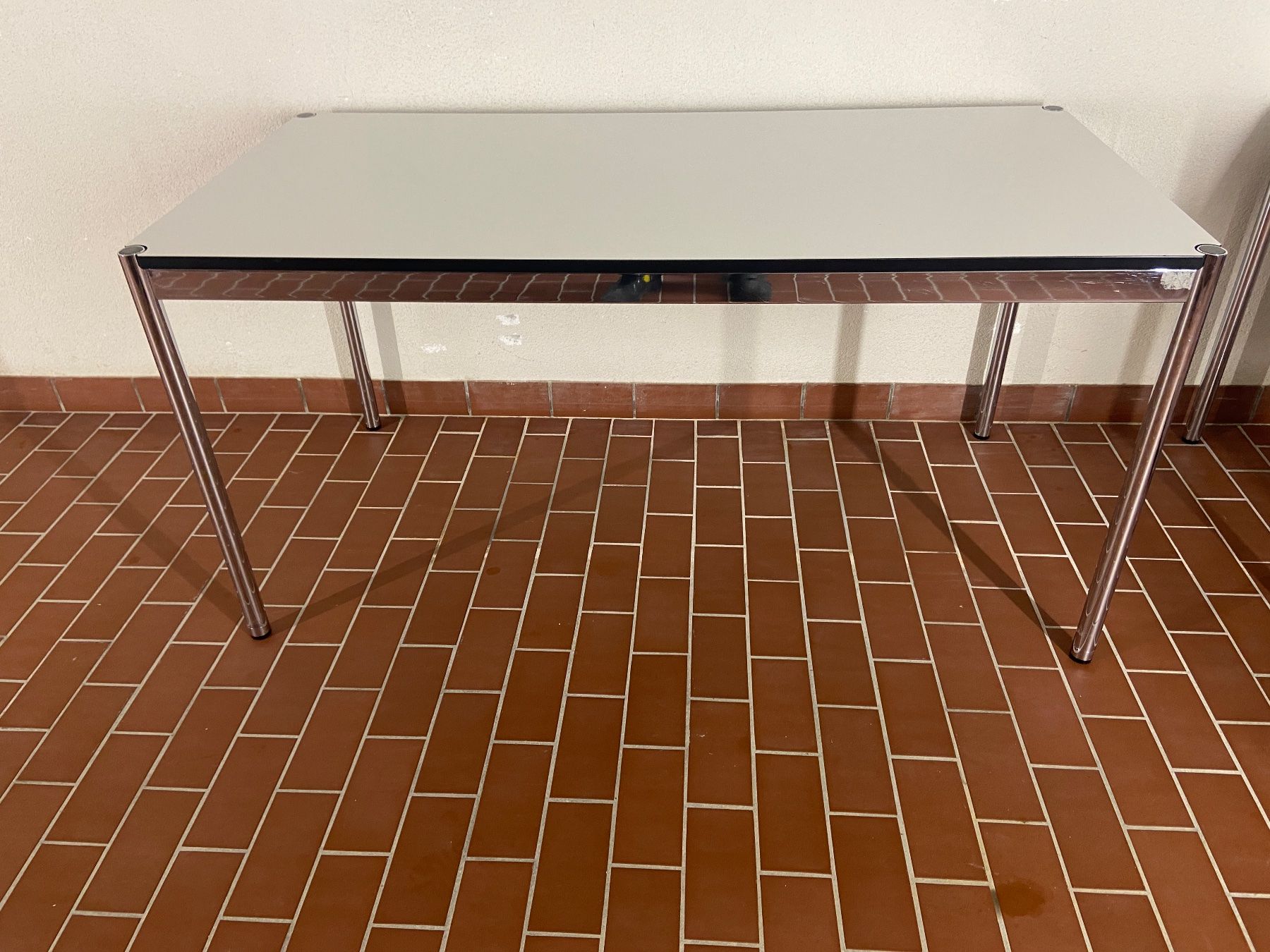 USM Tische: Usm Haller Tisch – Gebraucht aus Wil SG von tra_dv7v 1