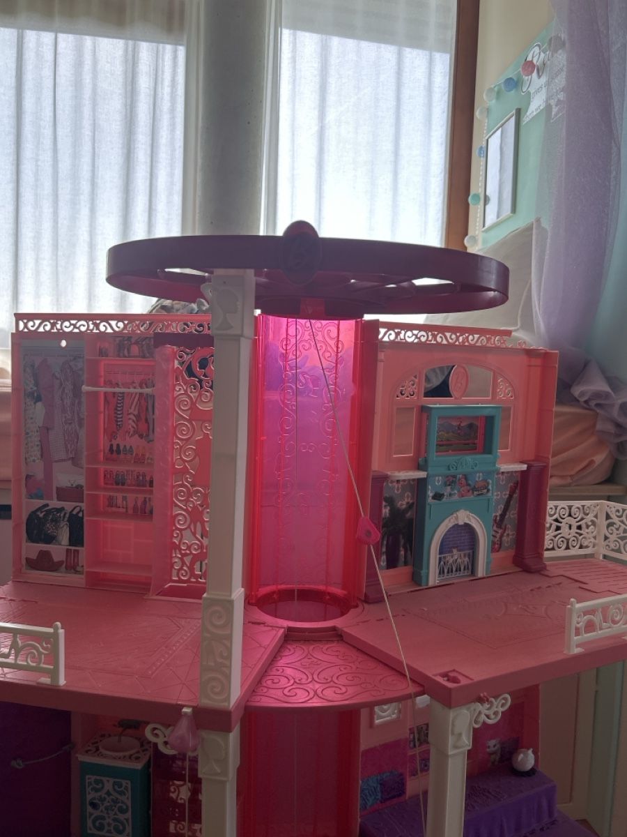 Barbie Puppenhäuser & -möbel: Barbiehaus – Gebraucht aus Zetzwil von BaBo1981 2