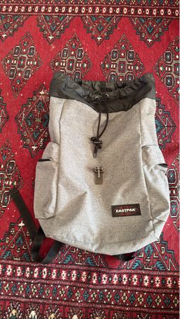 Eastpak Rucksack Grau - Ideal für Schule, Uni, Arbeit!
