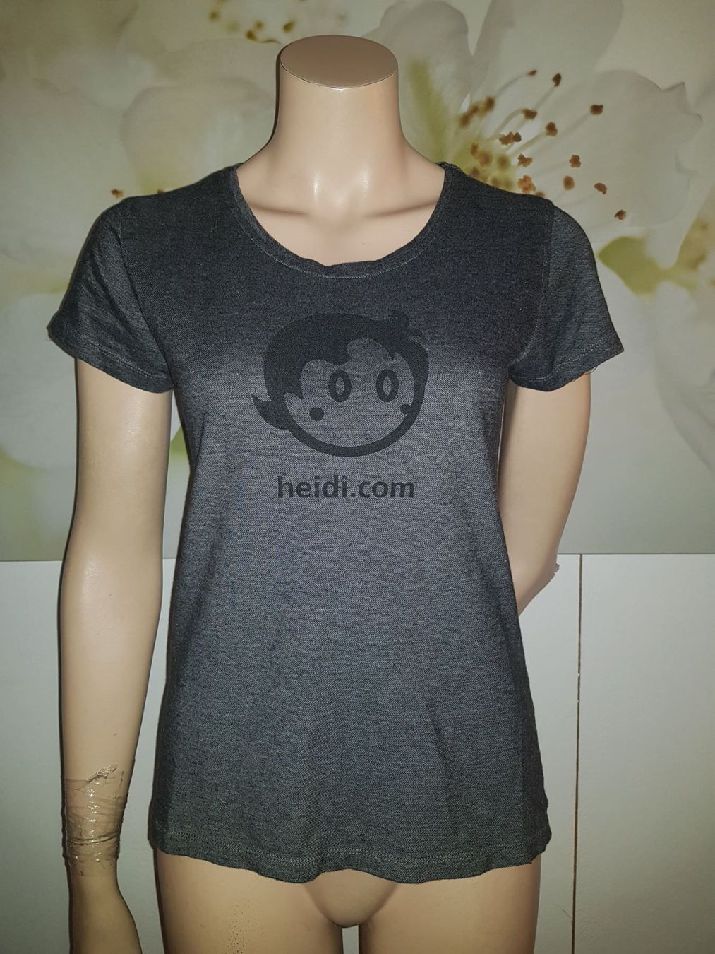 T-Shirts: T-shirt HEDI.COM    Taille/Grosse M – Gebraucht aus Cossonay-ville von Super-Price-Quality