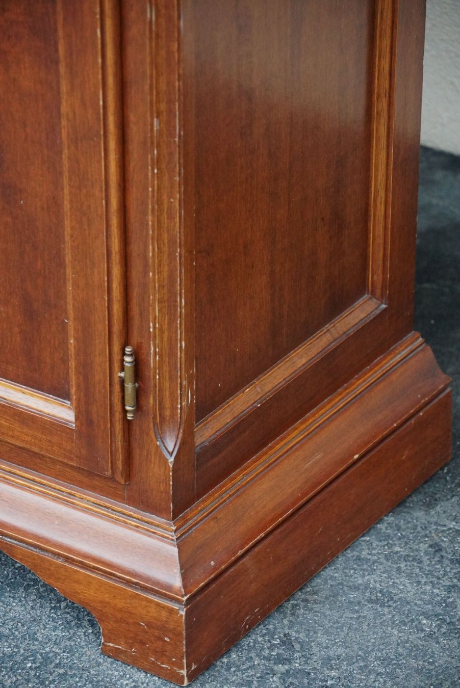 Armadi: attraktiver Vitrinenschrank – Usato da Meggen venduto da Brockitare 7