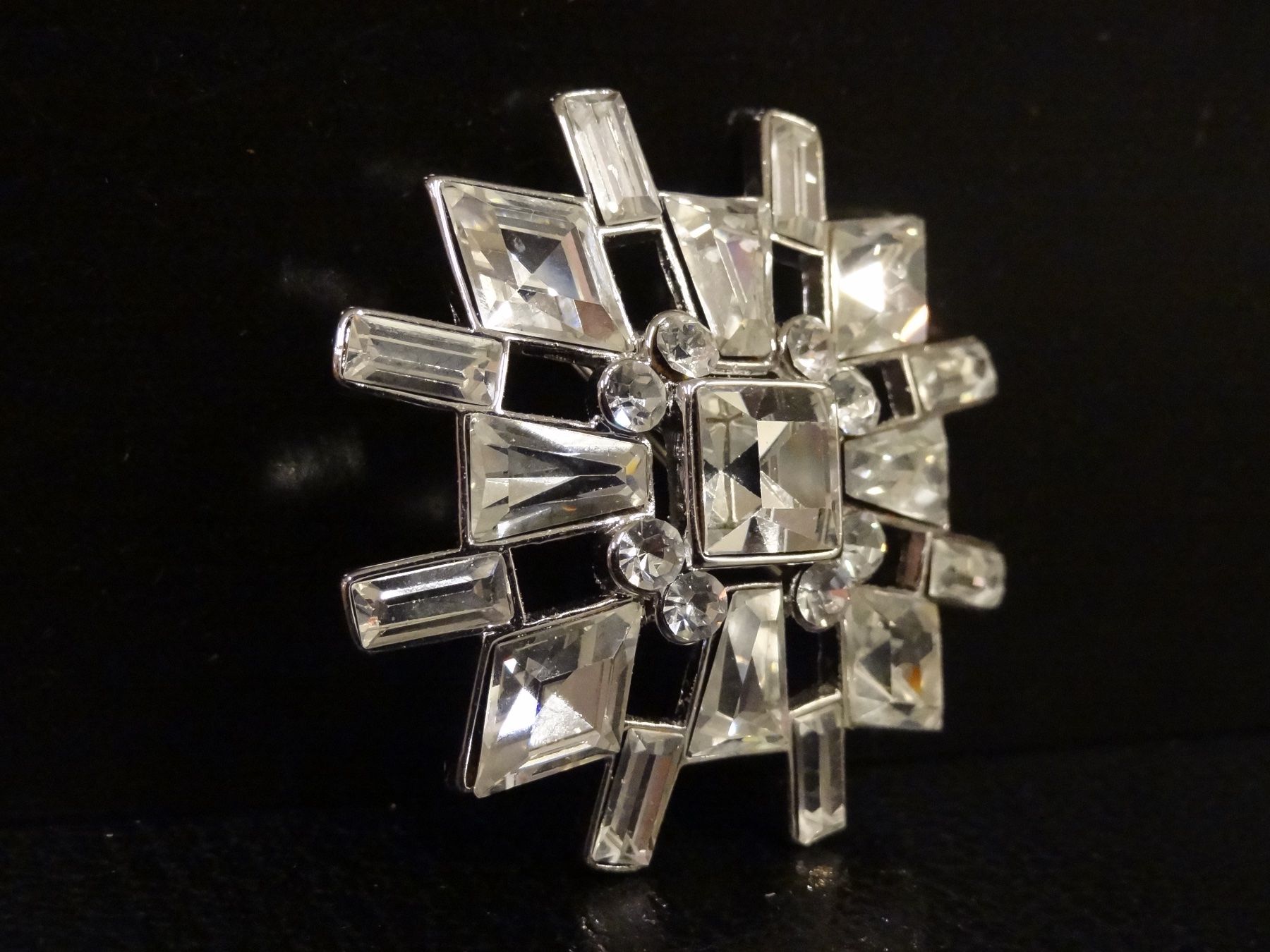 Spille & Fermagli: Vintage Brosche Modeschmuck Silber Strass 80er 90er MONET – Usato da Kerzers venduto da djstarsky73 1