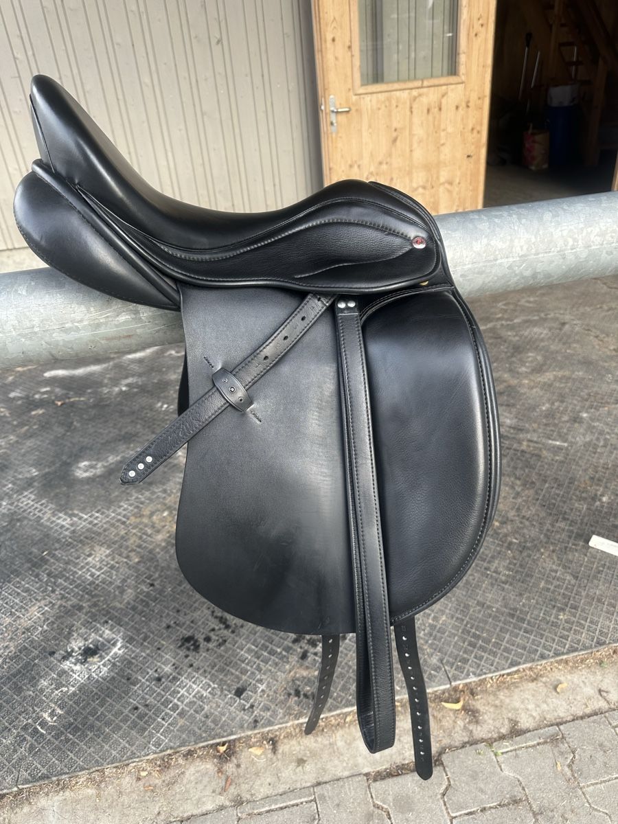 Selle & Accessori: Dressursattel – Usato da Bütschwil venduto da ame_luisa13