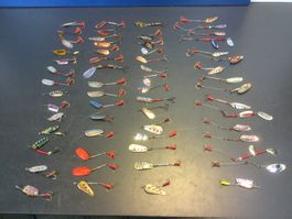 Posten fast neue Spinner Fischköder Löffel Angelhacken